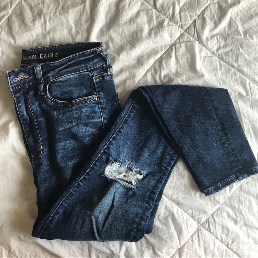 6LONG American Eagle Distressed Skinny Jeans